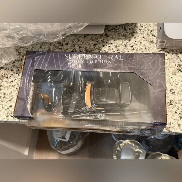 JADA die cast Supernatural 1967 Chevrolet Impala SS and Dean Winchester - Picture 2 of 7